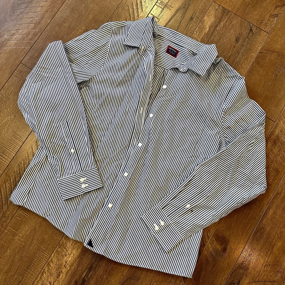 UNTUCKIT Wrinkle Free Mens Large Button-Up